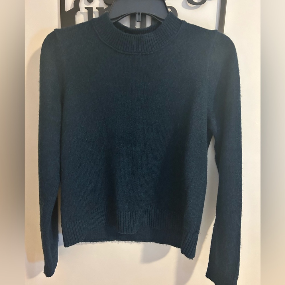 Blue/green Banana Republic sweater